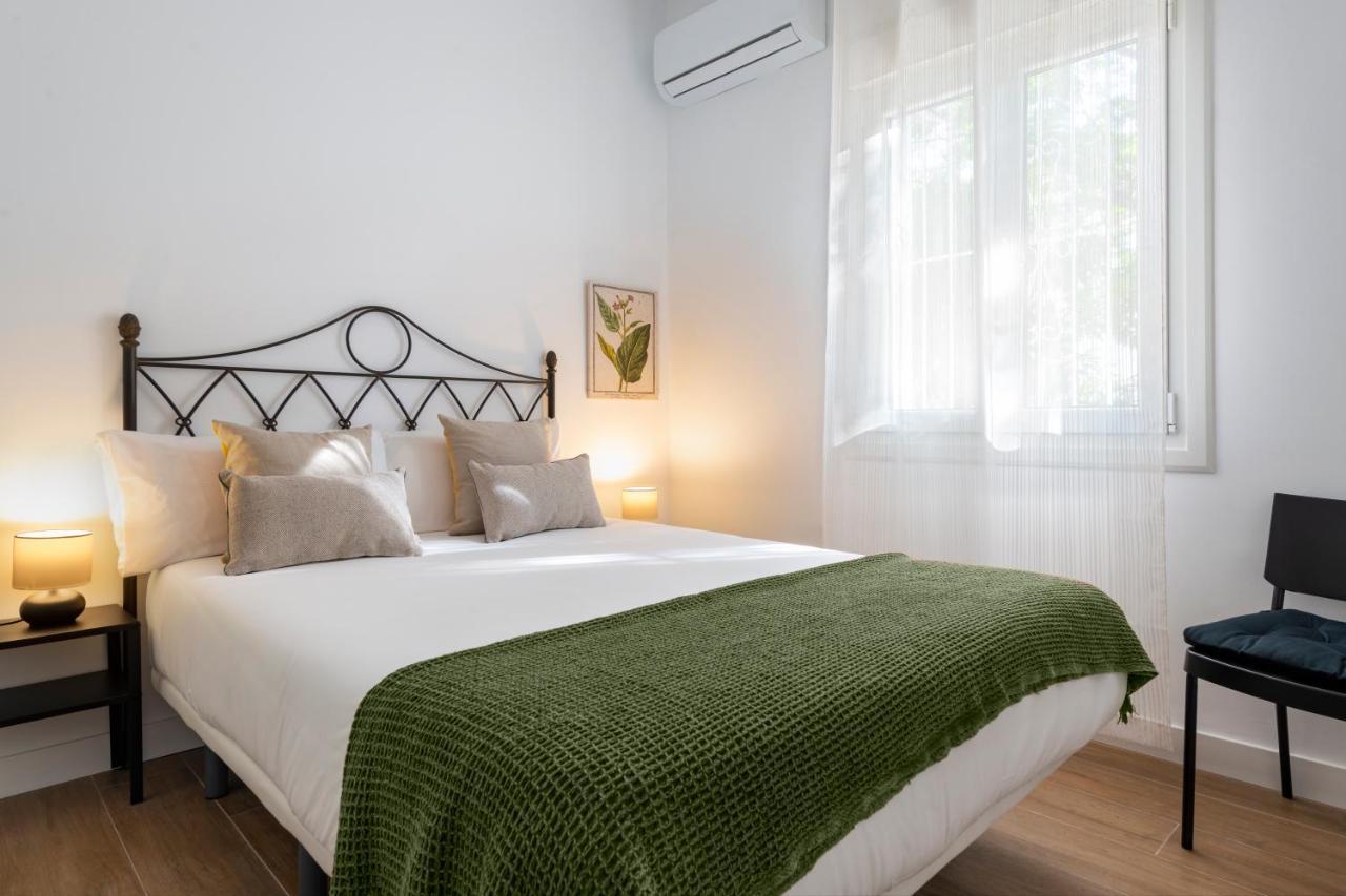 Mino Suite Apartment Seville Exterior photo
